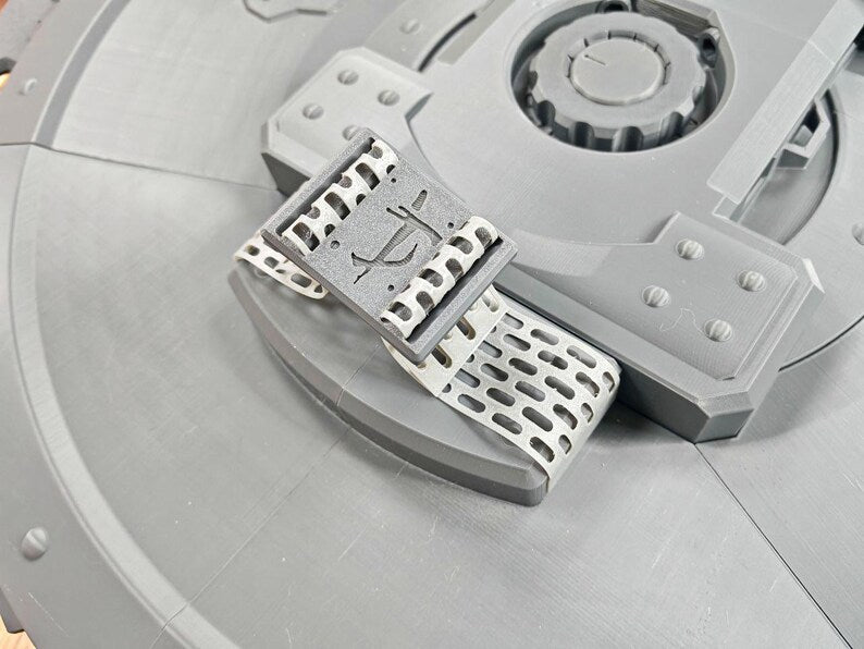DOOM The Dark Ages shield, mechanical version. Functional Cosplay Prop. You can control the rotation.