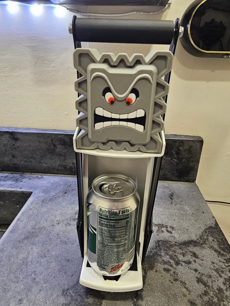 Wall-mounted can flattener